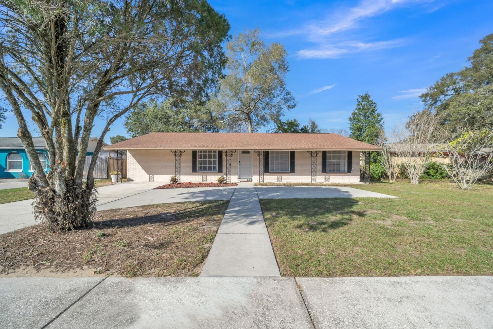 Serenity Retreat- Charming Home Near Attractions! Home Brandon Exterior photo